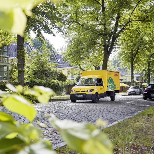 parcel-vehicle-in-residential-area-0001.jpg